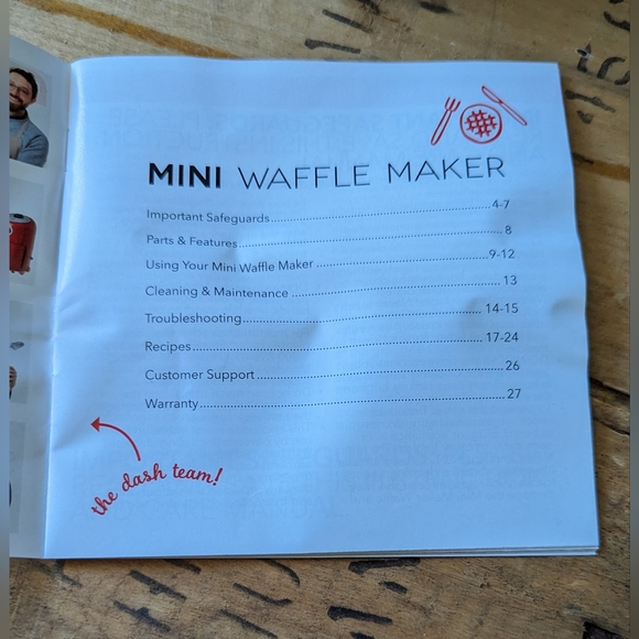 New in Box Dash Mini Skull Electric Waffle Maker - Picture 16 of 16